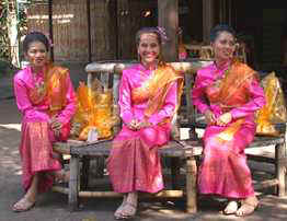 Thai Women.jpg