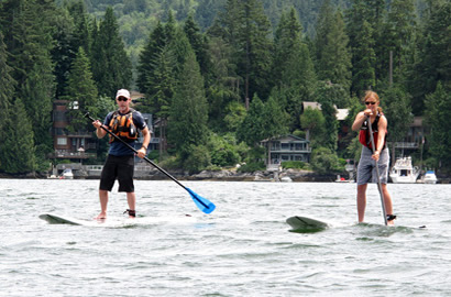 Stand-up paddlers at Deep Cove