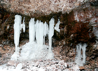 Ice formations on the Onion River