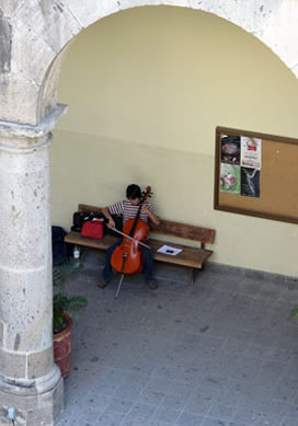 Guadalajara School of Music celloist practicing