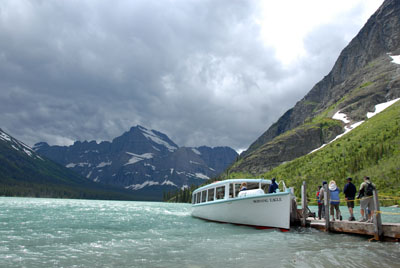 Tour boat on Josephine Lake
