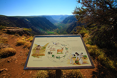 Oregon, Big Indian Gorge Signage