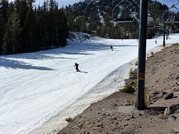 Skiers at Mammoth