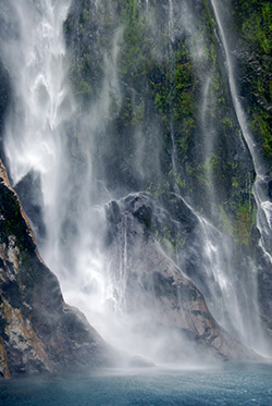 New Zealand Stirling Falls veil