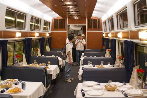 Amtrak dining car