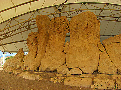Ħaġar Qim eroded megaliths