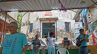 Cuba Moreualando Performers