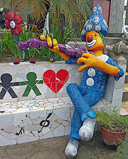 Muraleandro clownsculpture