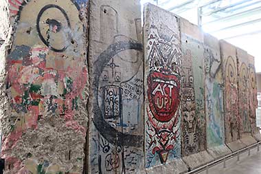 The Newseum's Berlin Wall