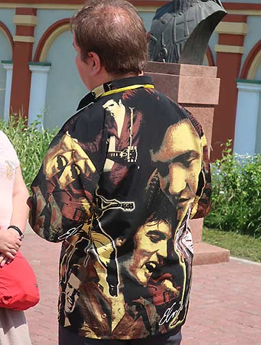 Elvis shirt in Russia