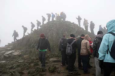Crowded summit of Snowden Mountain