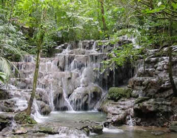 Chiapas Rio Otulum waterfall