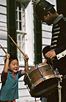 Fort Mackinac drummer & child