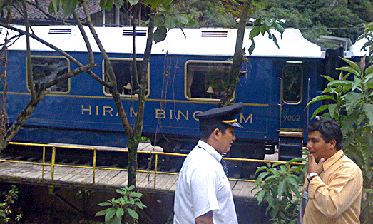 Hiram Bingham train at Poray Station