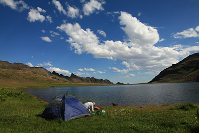 Oregon, tent at Wildhorse Lake