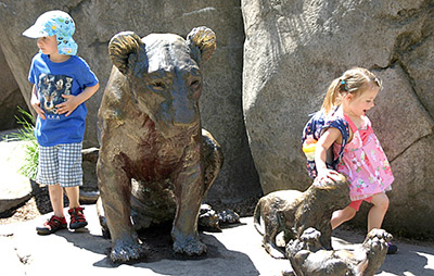 Oregon zoo statues