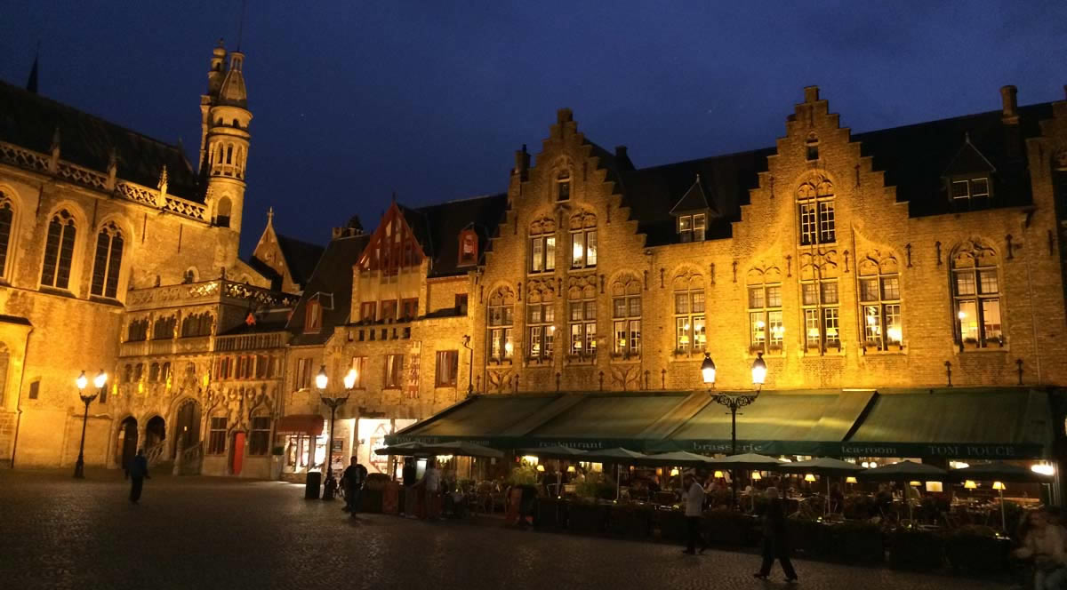 Bruges Burg night scene