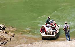 Guatemala, Piedras Negras Usumacinta boat landing