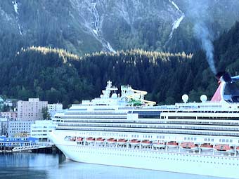 Carnival cruise ship Carnival in Juneau