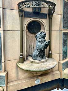 Sidney Islay the Terrier's talking statue