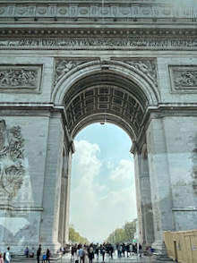 The Avenue de la Grande Armée viewed through the Arc de Triomphe