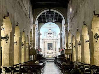 Orgigia baroque apse viewed from the nave of the duomo